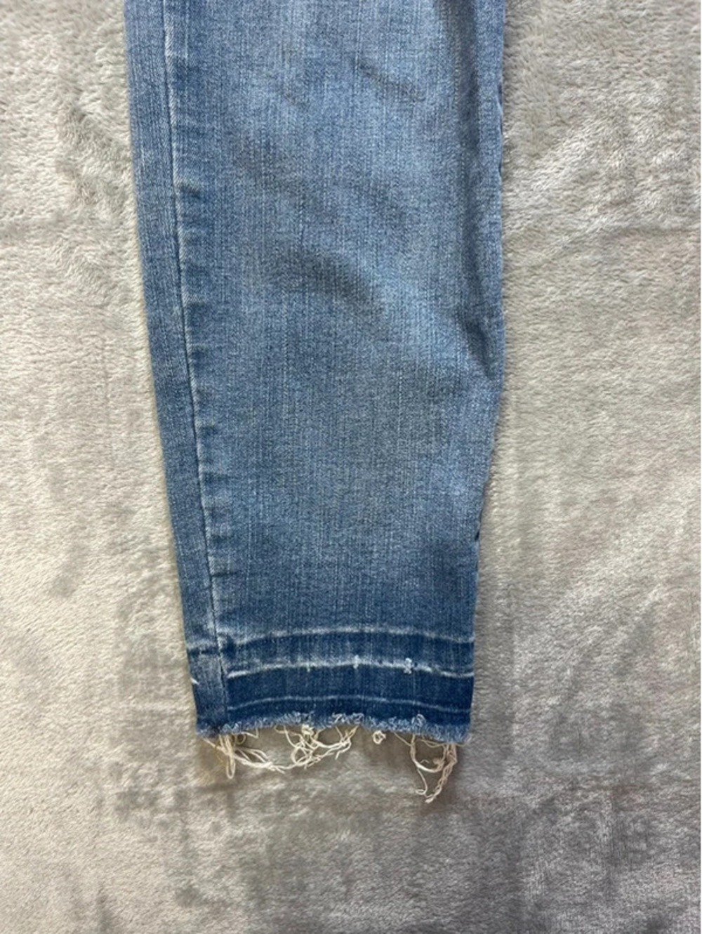 Candie's Womens Jeans Size 17 33W Blue Distressed Raw Hem Skinny - Picture 5 of 11
